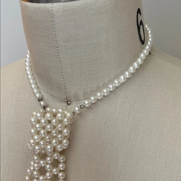 VINTAGE Hong Kong Faux Pearl Knotted Tie Bolo Necklace - Picture 4 of 10